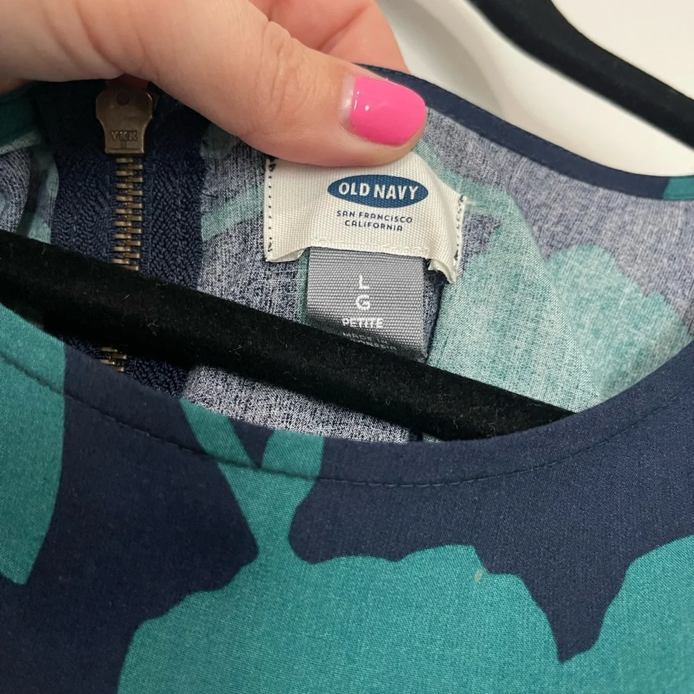 Blue and Teal Floral Dress. Size Large - Picture 6 of 8